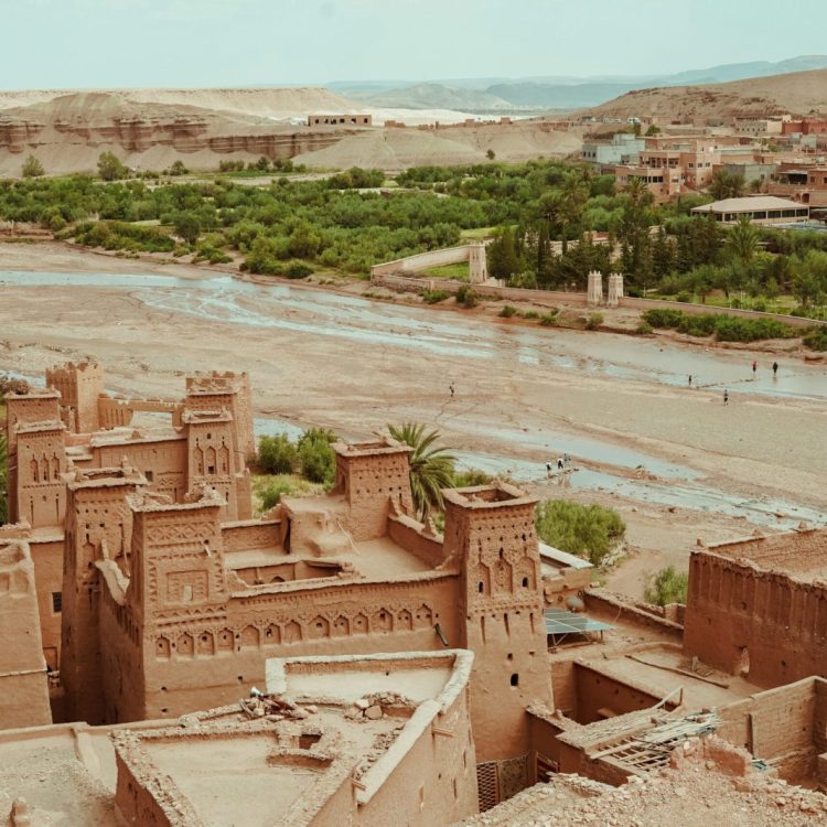Marruecos, un país ubicado en el noroeste de África, se presenta como un caleidoscopio de colores, aromas y sabores.